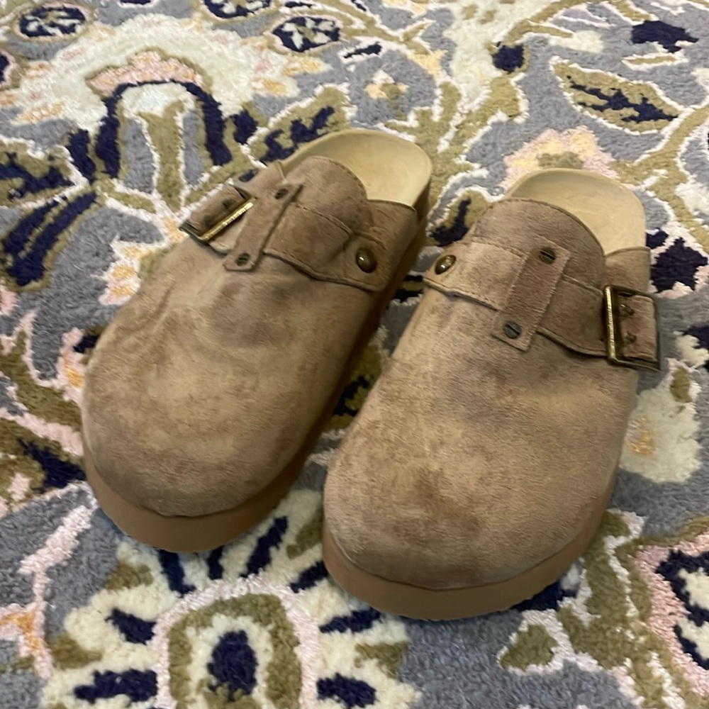 American Eagle Mules